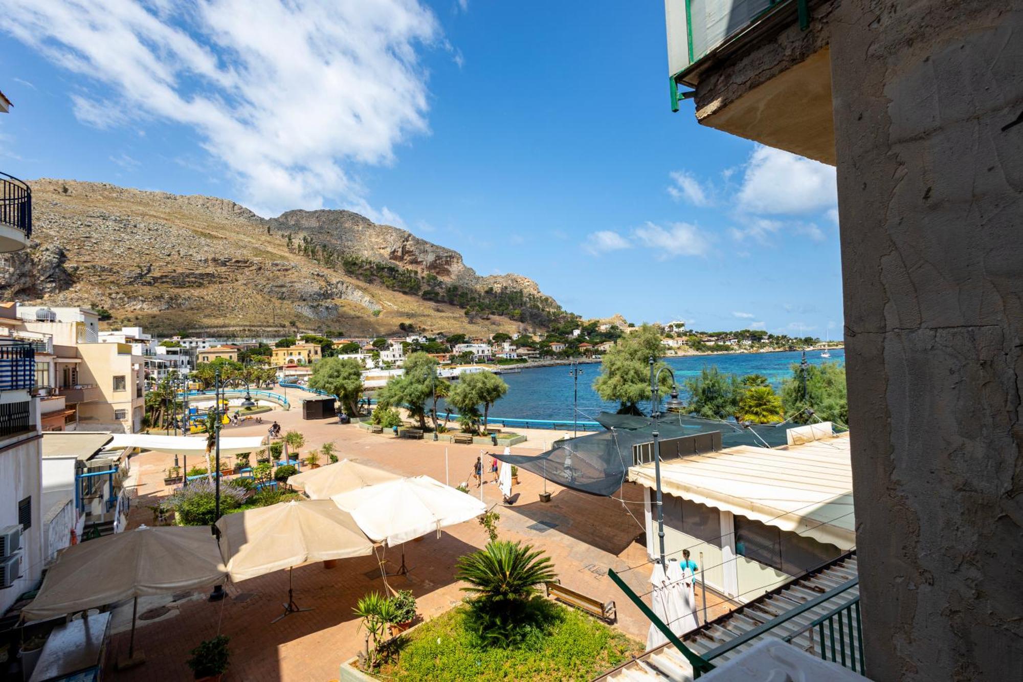 La Piazzetta A Mare Holiday House Sferracavallo Exterior photo