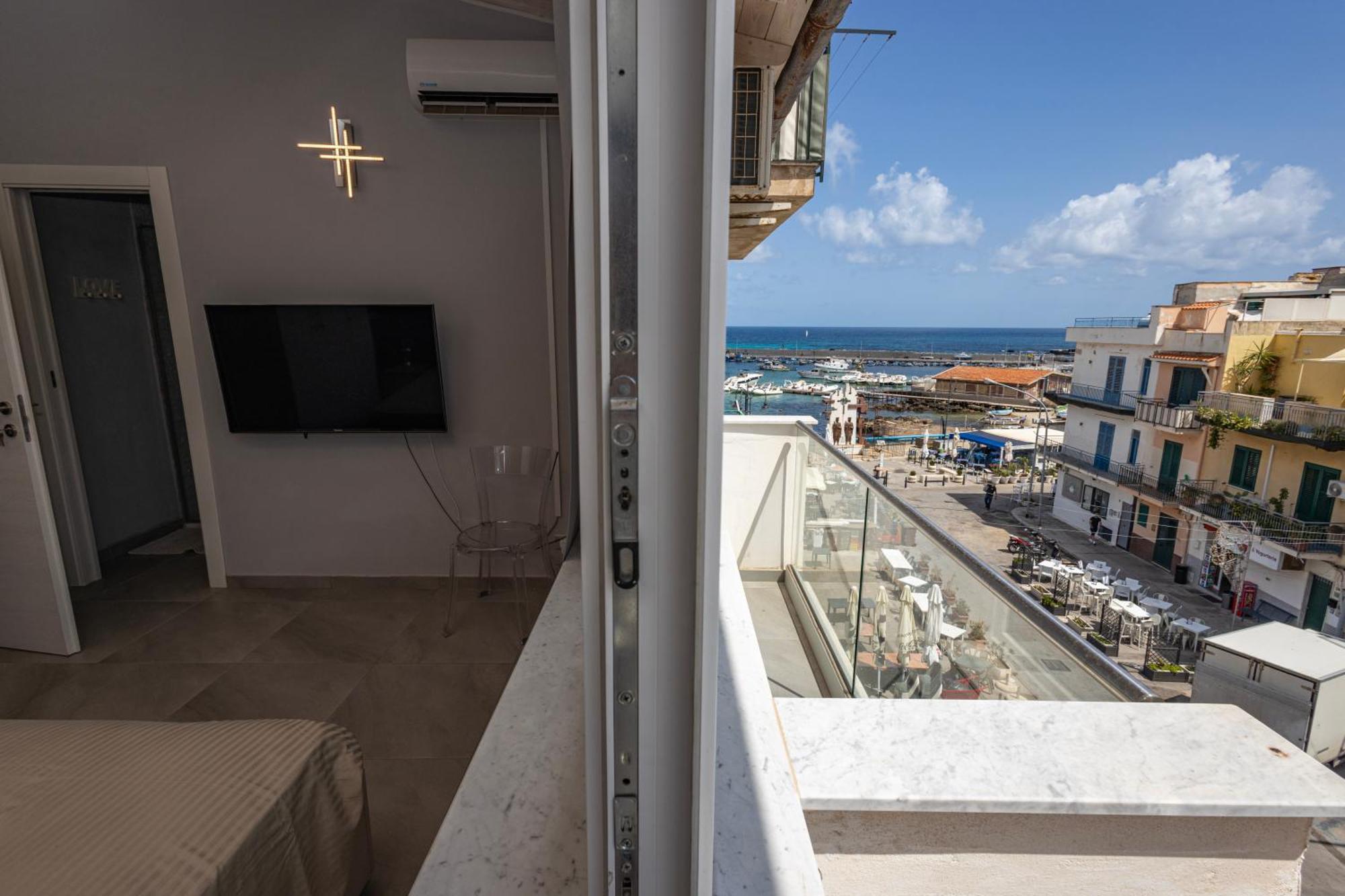 La Piazzetta A Mare Holiday House Sferracavallo Exterior photo